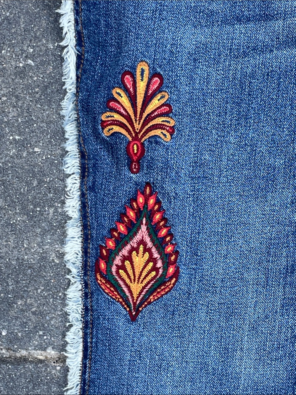 Johnny Was Indigo Denim Straight-Leg Jeans with Multicolor Embroidery 30 - Picture 7 of 12
